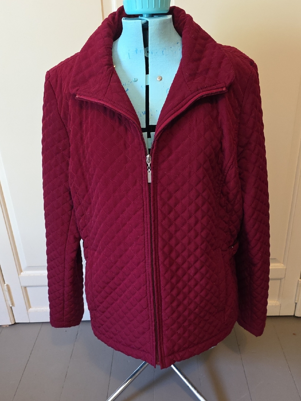Gallery Quilted Zip-Front Puffer Jacket in Deep Wine